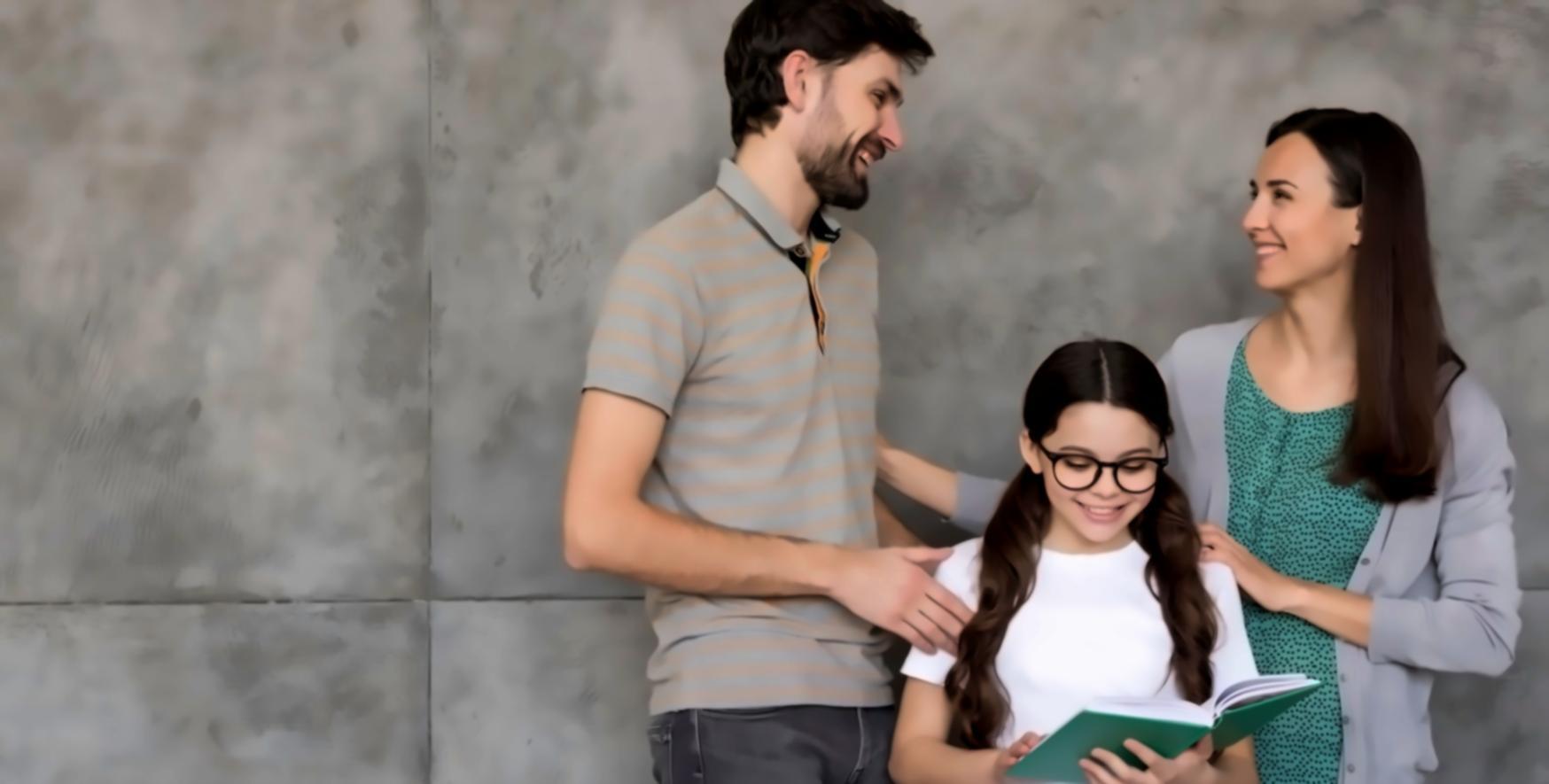 Finanzanalyse Arbeitsplatz mit Dokumenten und Charts